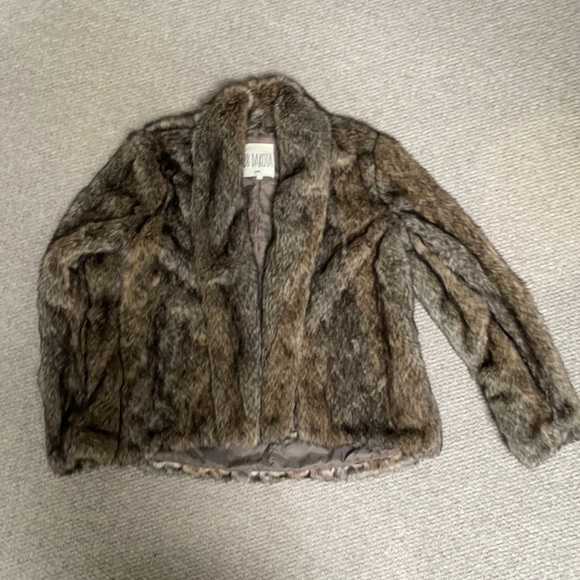 BB Dakota Faux Fur Jacket - M - Picture 2 of 5
